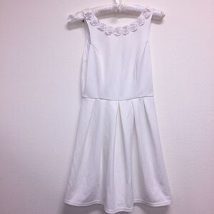 ⭐️🔻Blue Label White Flower Dress